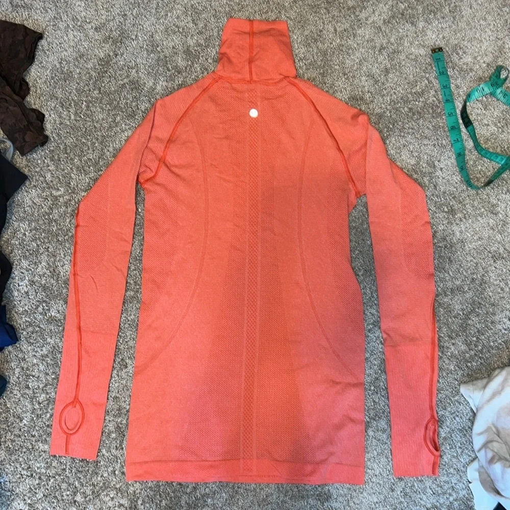 Lululemon Run: Swiftly Turtleneck Love Red Size 6 - Picture 10 of 15